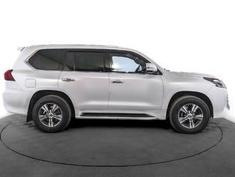 фото Lexus LX III 2021