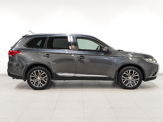 фото Mitsubishi Outlander III 2015