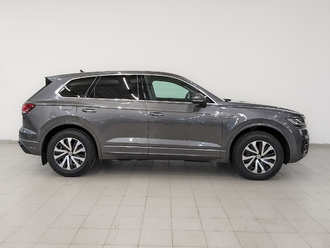 фото Volkswagen Touareg III 2019