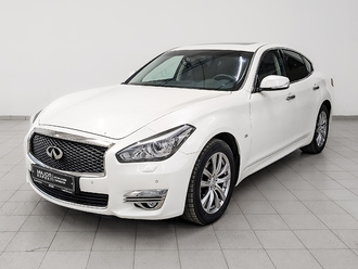 Infiniti Q70