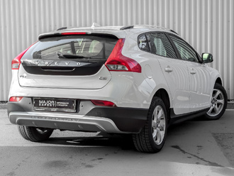 фото Volvo V40 II 2014