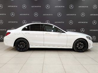 фото Mercedes-Benz C (W/S205) 2020