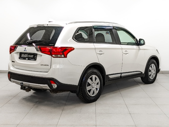 фото Mitsubishi Outlander III 2018