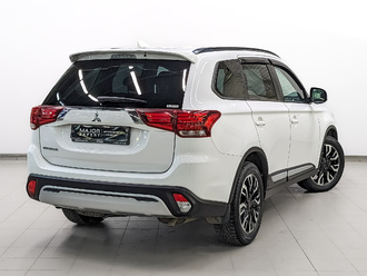 фото Mitsubishi Outlander III 2022