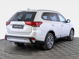 фото Mitsubishi Outlander III 2021