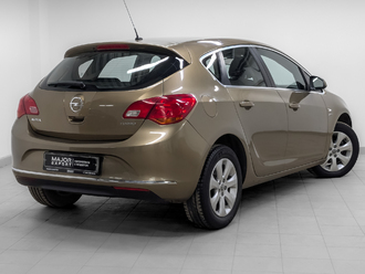 фото Opel Astra J 2014