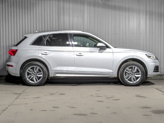 фото Audi Q5 (B9) 2018