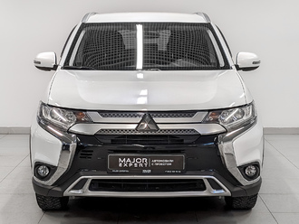 фото Mitsubishi Outlander III 2020