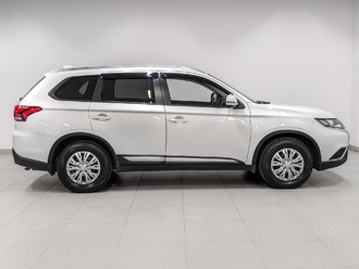 фото Mitsubishi Outlander III 2020