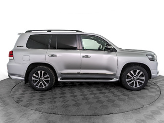 фото Toyota Land Cruiser 200 2018