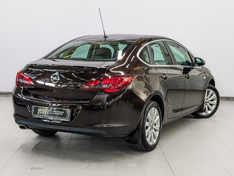 фото Opel Astra J 2014