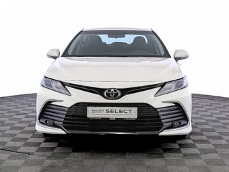 фото Toyota Camry VIII 2021