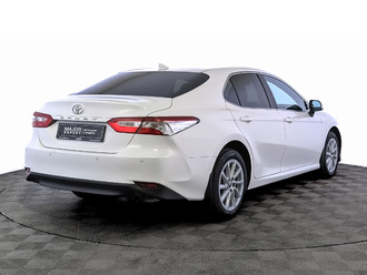 фото Toyota Camry VIII 2021