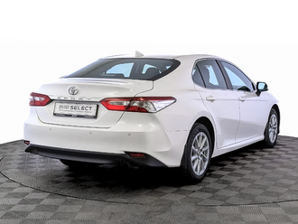 фото Toyota Camry VIII 2021