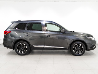 фото Mitsubishi Outlander III 2021