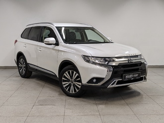 фото Mitsubishi Outlander III 2021