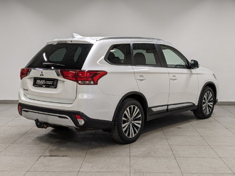 фото Mitsubishi Outlander III 2021