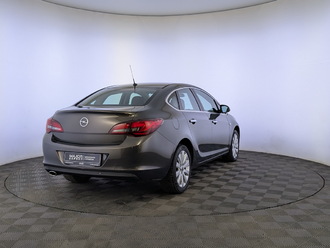 фото Opel Astra J 2013