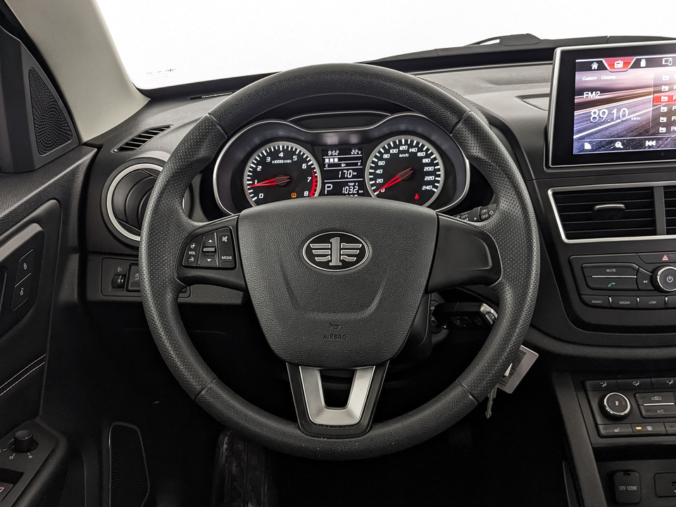 Фото FAW Besturn X40 с пробегом 38 302 км