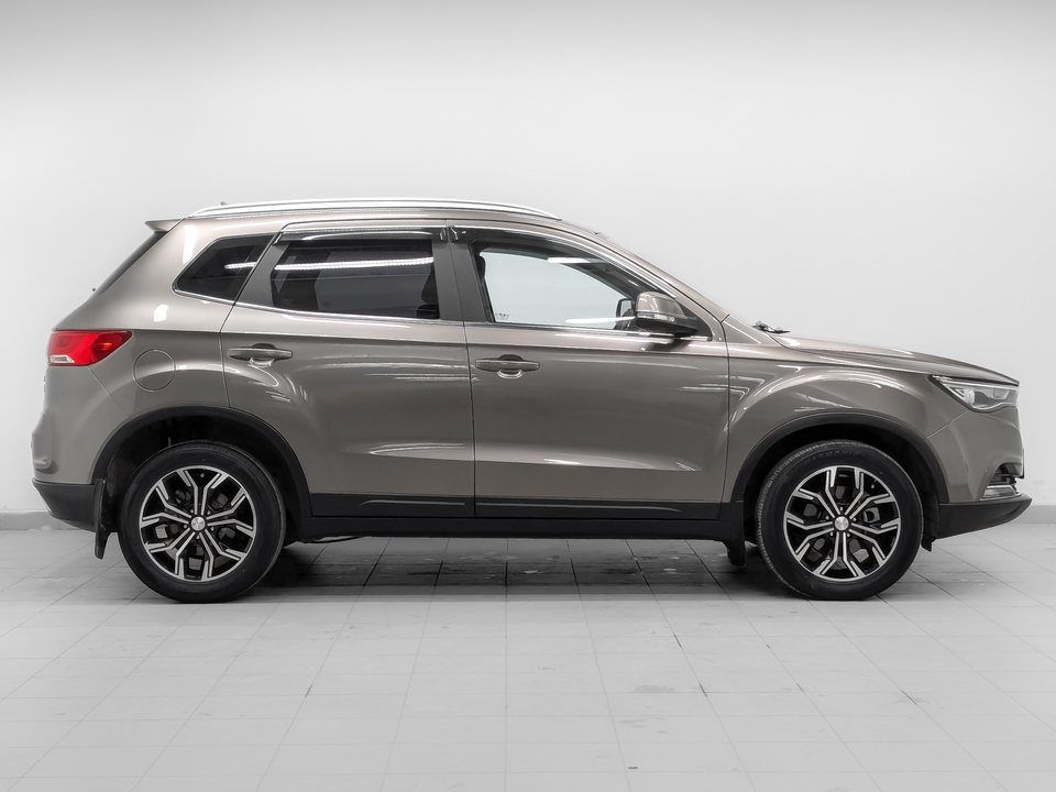 Фото FAW Besturn X40 с пробегом 20 748 км