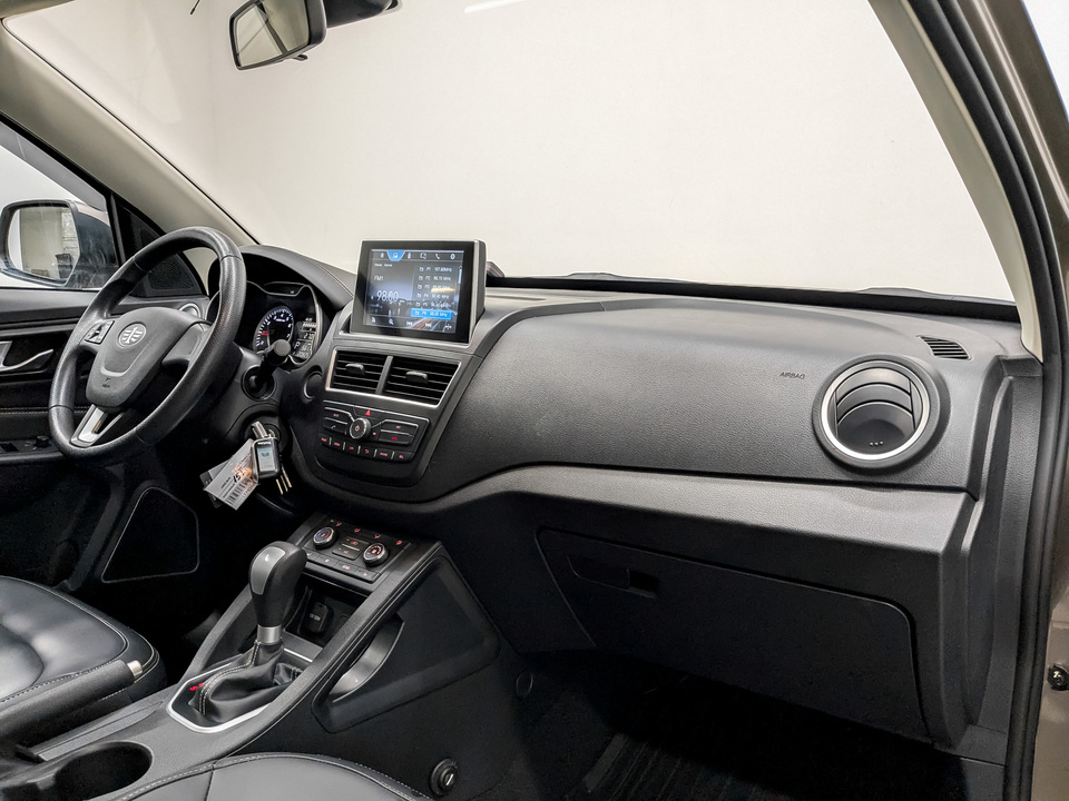 Фото FAW Besturn X40 с пробегом 20 748 км