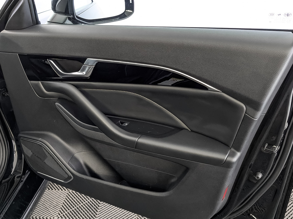 Фото FAW Bestune B70 с пробегом 92 535 км