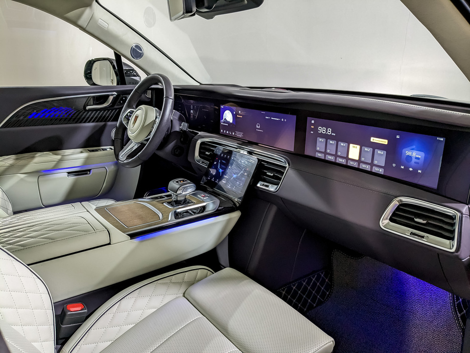 Фото Hongqi E-HS9 с пробегом 25634 км