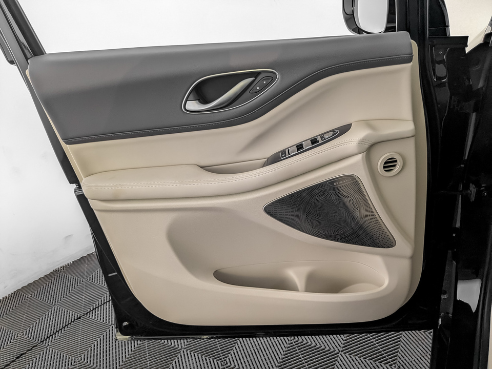 Фото Voyah Dream с пробегом 440 км