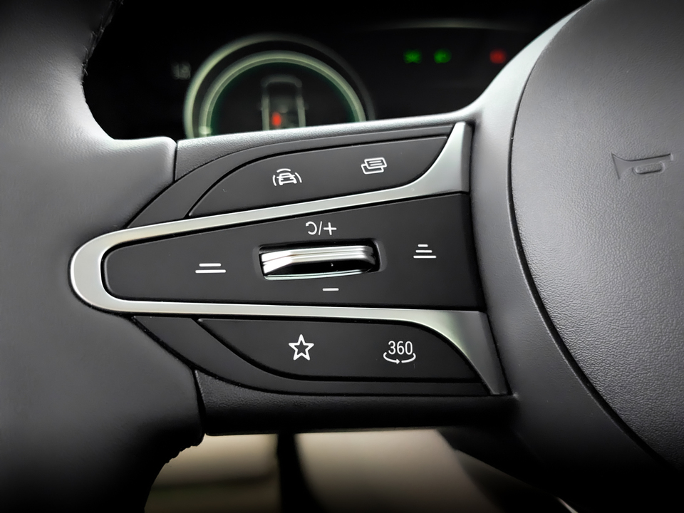 Фото Voyah Dream с пробегом 440 км