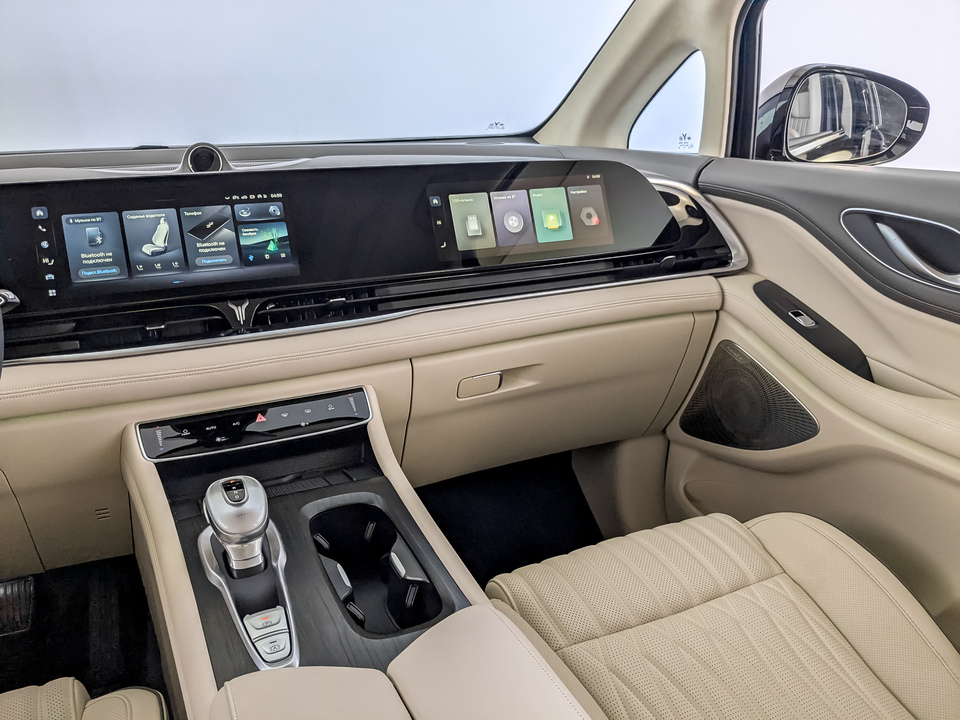 Фото Voyah Dream с пробегом 440 км