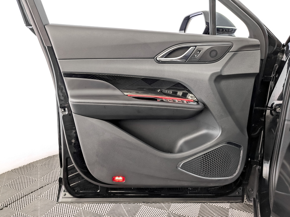 Фото Hongqi HS3 с пробегом 3685 км