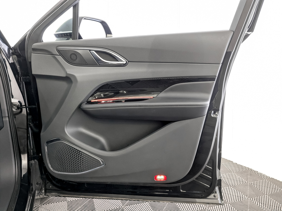 Фото Hongqi HS3 с пробегом 3685 км