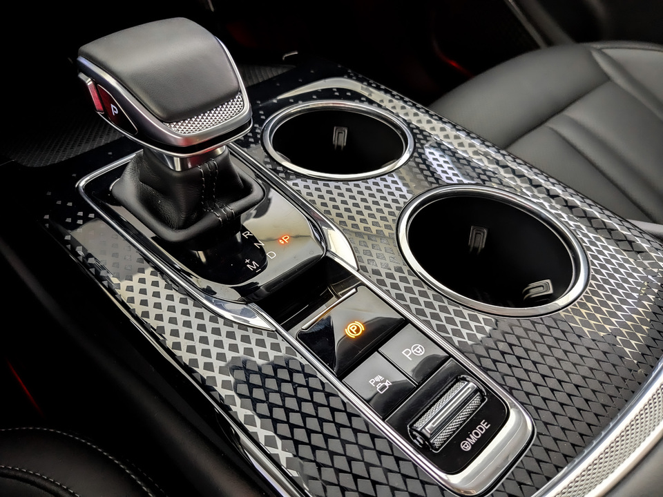 Фото Hongqi HS3 с пробегом 3685 км