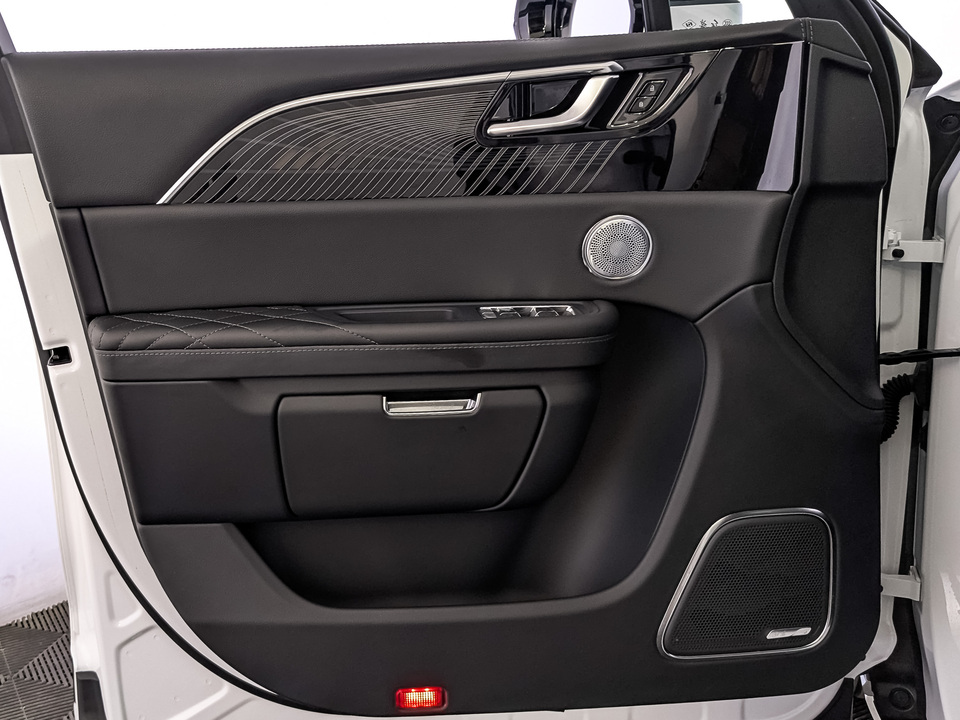 Фото Hongqi E-HS9 с пробегом 20122 км