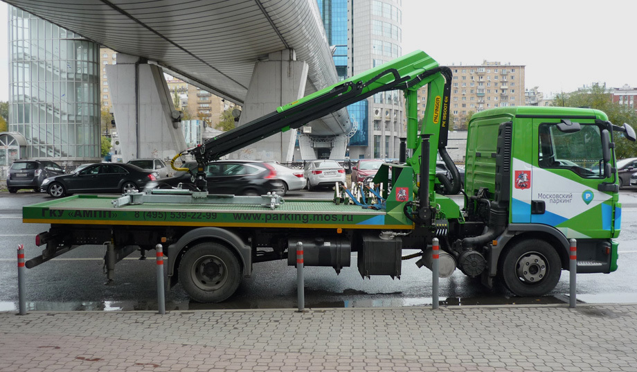 Зеленые эвакуаторы в москве